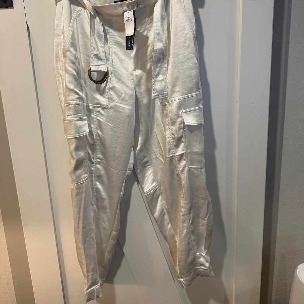 🤍 Banana Republic Satin Utility Cargo Pants – Ivory (Size 10, NWT)